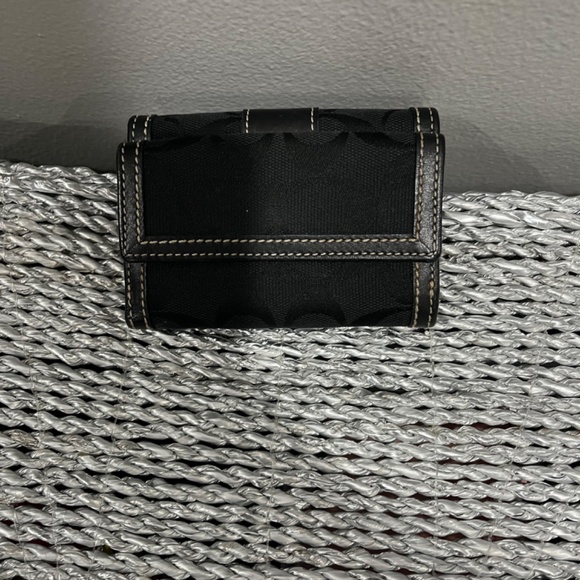 black coach wallet - Picture 2 of 9